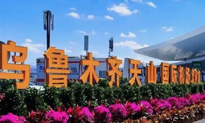 新疆春季十日游，这趟老两口的旅行太值了