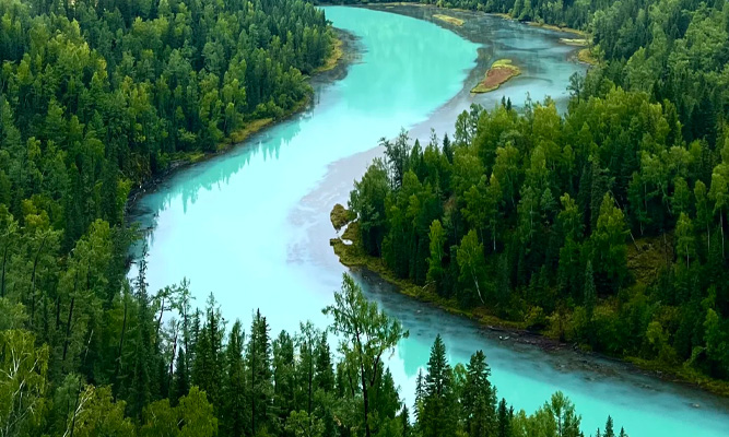 5 月新疆自驾：加油方便吗？车辆注意事项