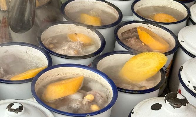 新疆旅游高原饮食:清淡与高热量食物的合理搭配