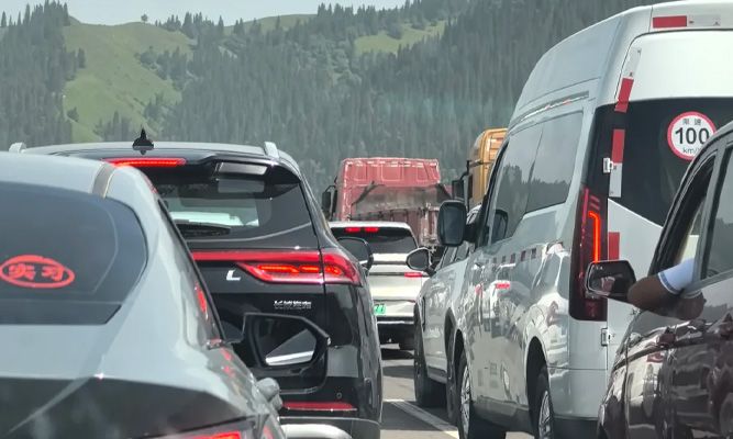 新疆旅游路线避坑:避开施工路段与拥堵时段