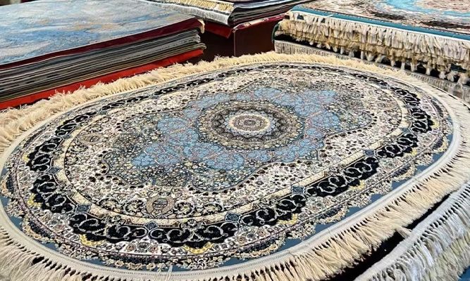 新疆旅游买什么特产带回家?干果+地毯+刀具清单