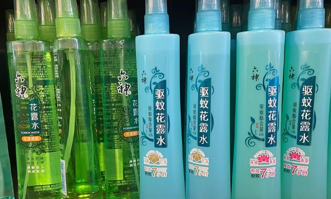 新疆旅游8月蚊子多吗?草原和湖边防蚊攻略