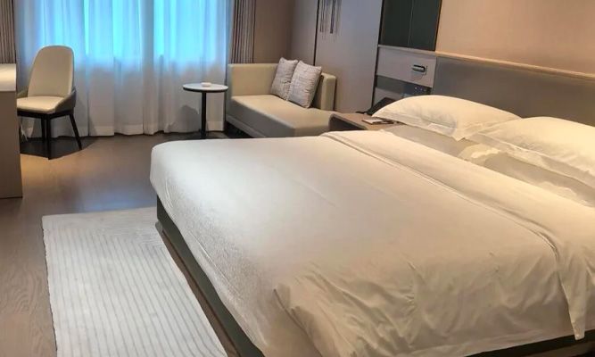 赛里木湖住宿选哪家?临湖酒店和蒙古包对比