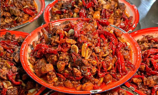 新疆旅游吃什么？必吃美食清单 + 餐厅推荐