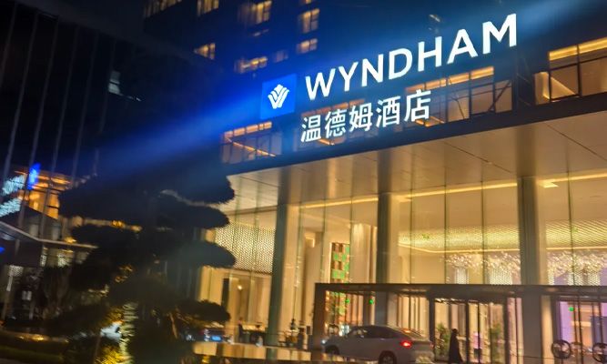 新疆旅游9月大概多少钱?相比8月降价了吗